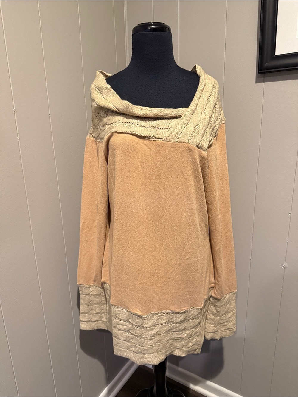 Coeur de Vague Women’s XL Cream & Tan Off-the-Shoulder Cable-Trim Sweater